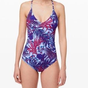 Lululemon NEW WITH TAGS size 6 one-piece